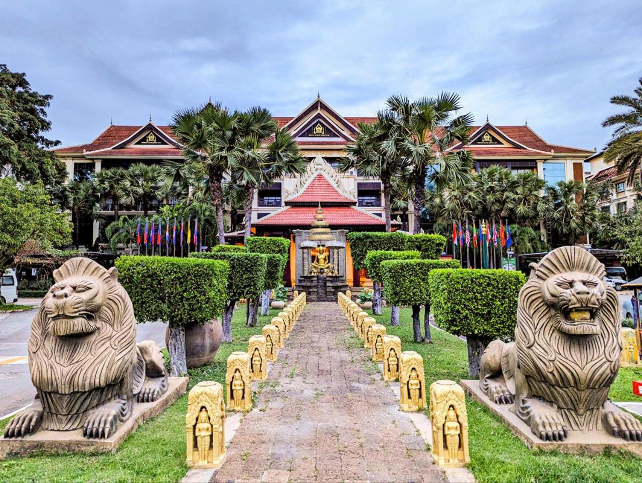 Empress Angkor Resort & Spa Siem Reap Exterior photo